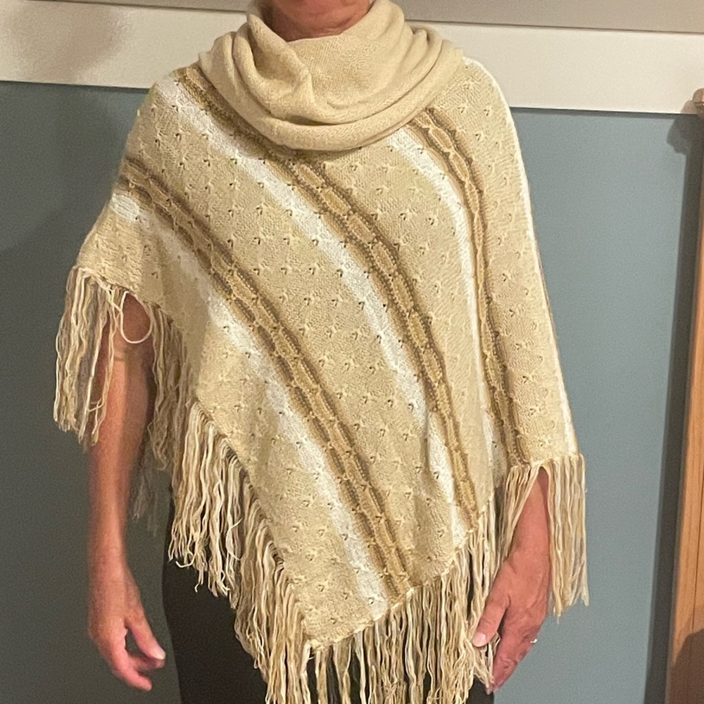 Mint condition Vintage Sweet By Miss Me poncho